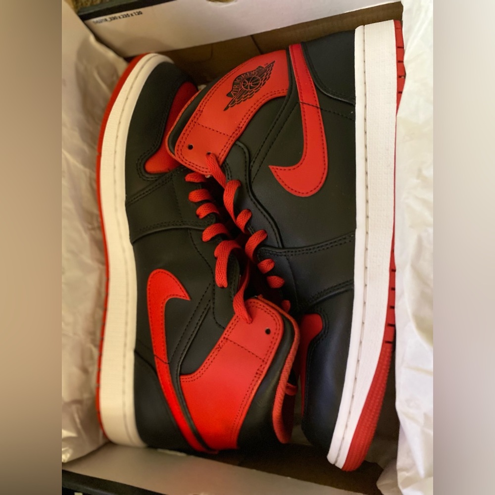 Jordan 1 black and red